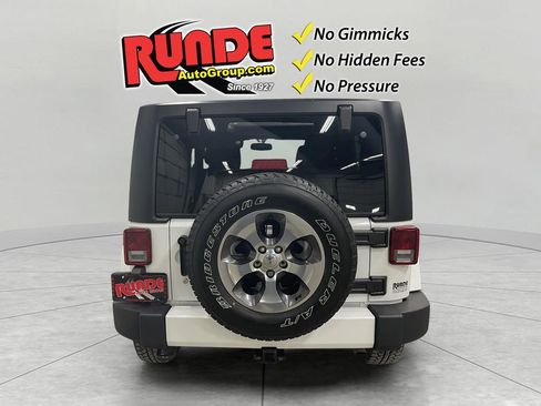 Used 2016 Jeep Wrangler Sahara image 4