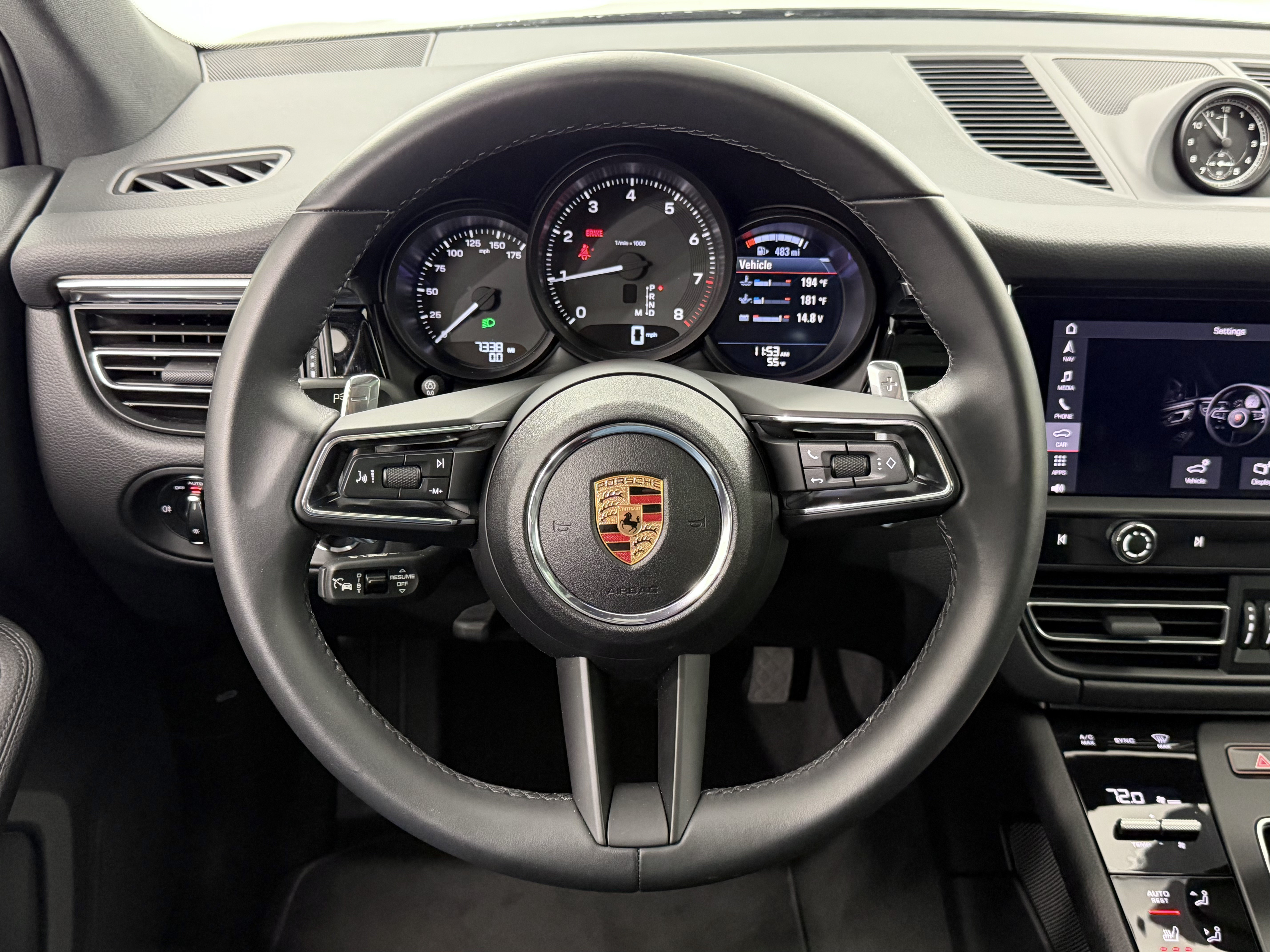 Used 2025 Porsche Macan AWD/4WD image 45