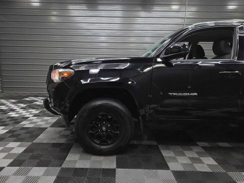 Used 2021 Toyota Tacoma SR5 AWD/4WD image 37