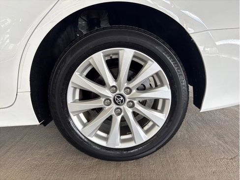 Used 2019 Toyota Camry LE image 25