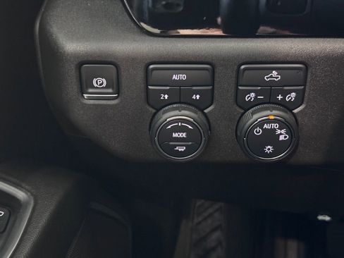 Certified 2024 Chevrolet Silverado 1500 LT image 23