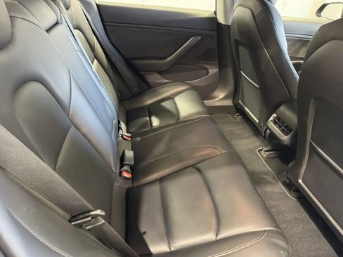 Used 2018 Tesla Model 3 Mid Range RWD image 7