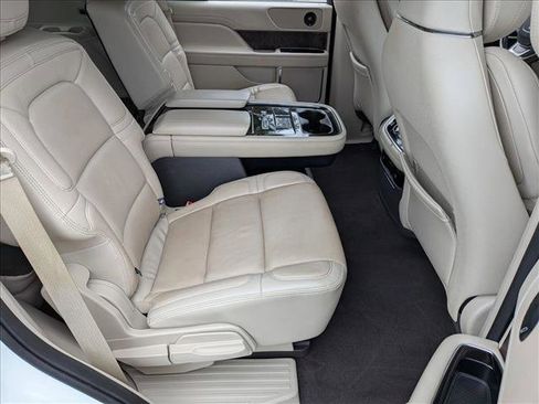 Used 2020 Lincoln Navigator Reserve image 21