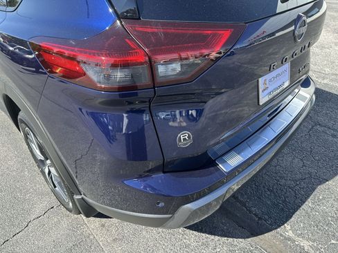 Certified 2024 Nissan Rogue SL image 30