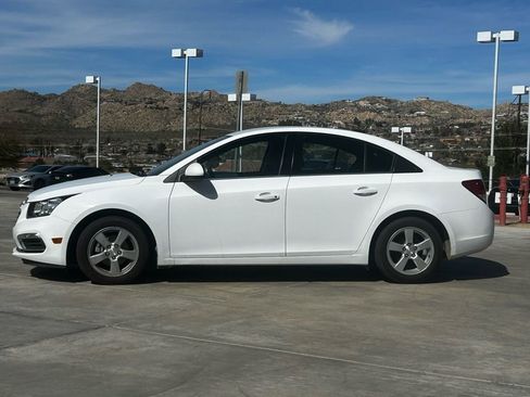 Used 2016 Chevrolet Cruze LT w/ Technology Package image 6