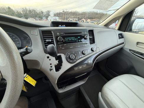 Used 2011 Toyota Sienna LE image 16