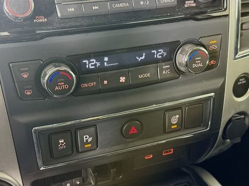 Used 2021 Nissan Titan SV w/ SV Convenience Package image 19
