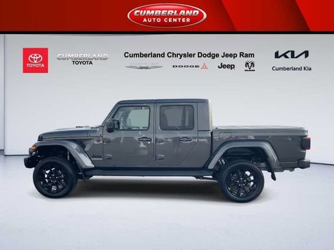 Used 2021 Jeep Gladiator Overland image 5