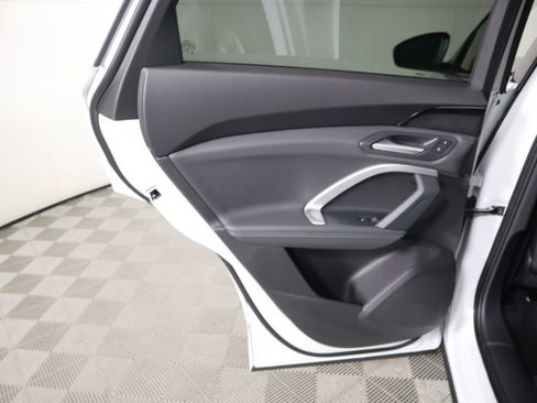 Used 2025 Audi Q5 Premium w/ Convenience Package image 28