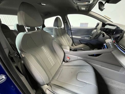 Used 2024 Hyundai Elantra SEL FWD image 9