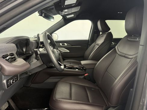 Used 2026 Ford Explorer Platinum AWD/4WD image 17