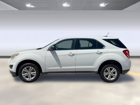Used 2017 Chevrolet Equinox LS FWD image 2