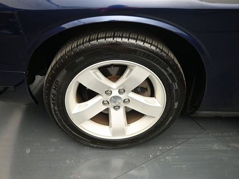 Used 2013 Dodge Challenger SXT RWD image 14