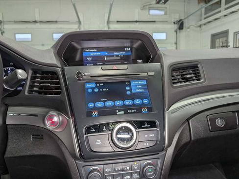 Used 2020 Acura ILX w/ Premium Package image 32