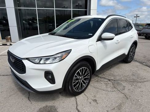 Used 2024 Ford Escape SE FWD image 3