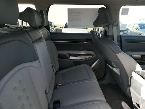 New 2026 Kia EV9 Wind image 17