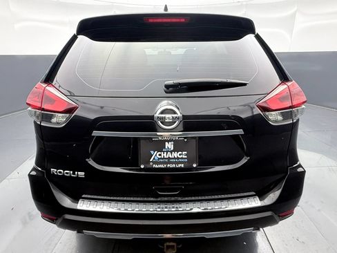 Used 2018 Nissan Rogue S FWD image 6