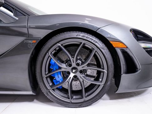 Used 2022 McLaren 720S Performance image 18