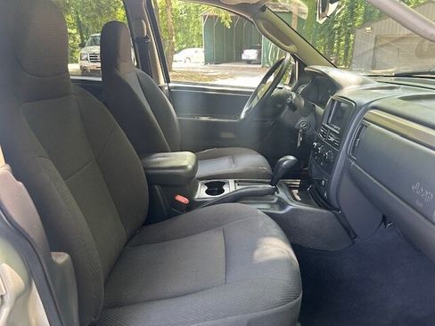 Used 2004 Jeep Grand Cherokee Laredo w/ Convenience Group RWD image 22