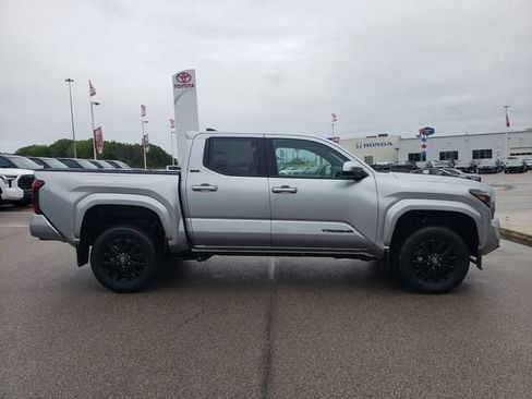 New 2026 Toyota Tacoma SR5 RWD image 4