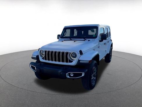 Used 2025 Jeep Wrangler Sahara image 7