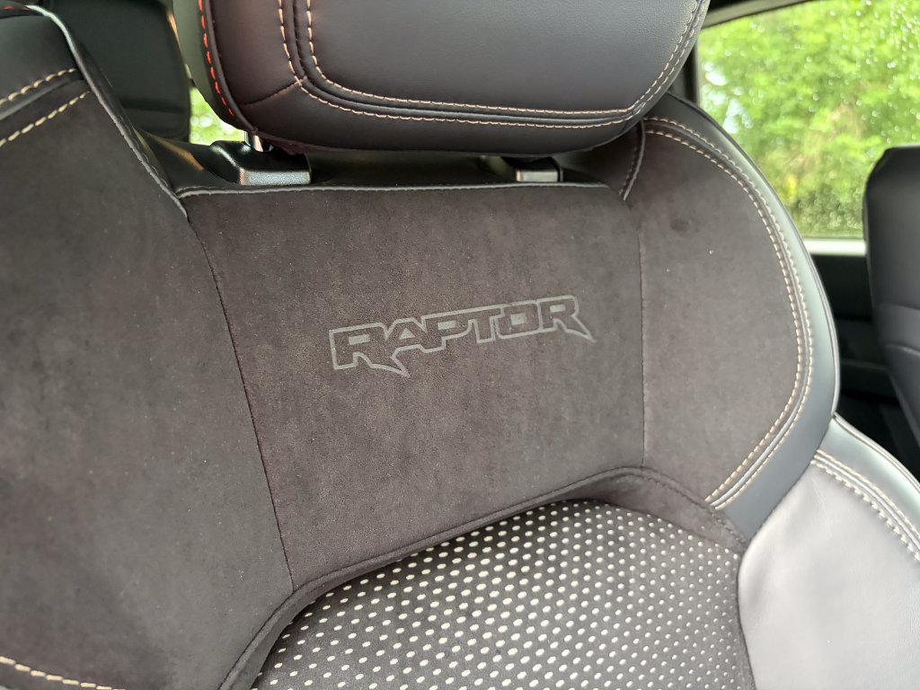 New 2026 Ford Bronco Raptor w/ Interior Carbon Fiber Pack AWD/4WD image 32