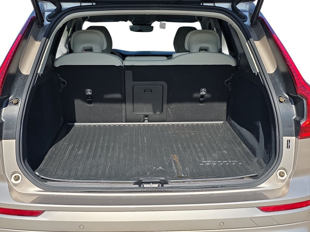 Used 2025 Volvo XC60 B5 Plus w/ Protection Package AWD/4WD image 30