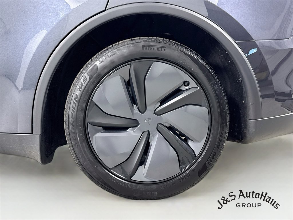 Used 2026 Tesla Model Y AWD image 40