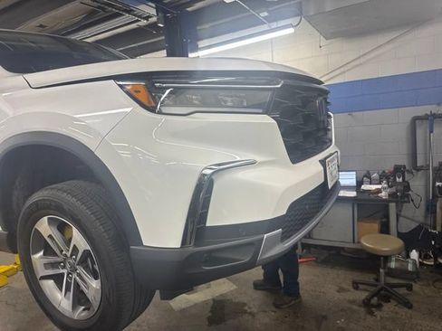 Certified 2024 Honda Pilot EX-L image 3