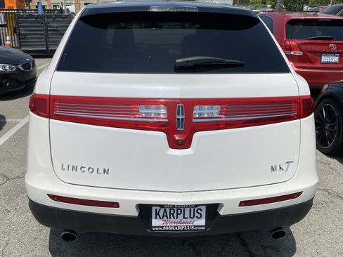Used 2019 Lincoln MKT AWD image 6