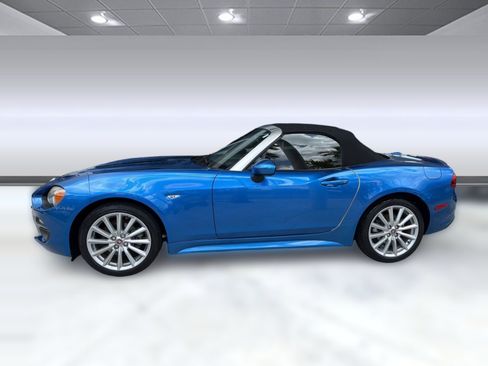 Used 2017 FIAT 124 Spider Lusso RWD image 32
