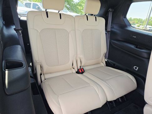 Used 2024 Jeep Grand Cherokee L Limited w/ Luxury Tech Group II AWD/4WD image 17