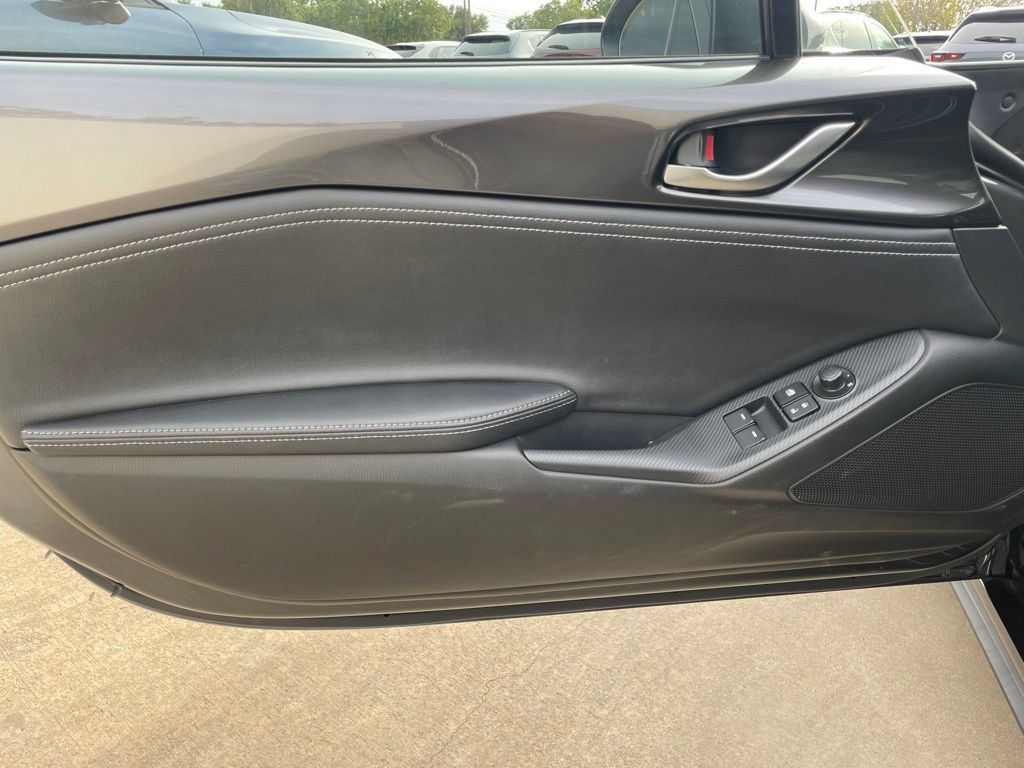 Used 2026 MAZDA MX-5 Miata RF Grand Touring RWD image 16