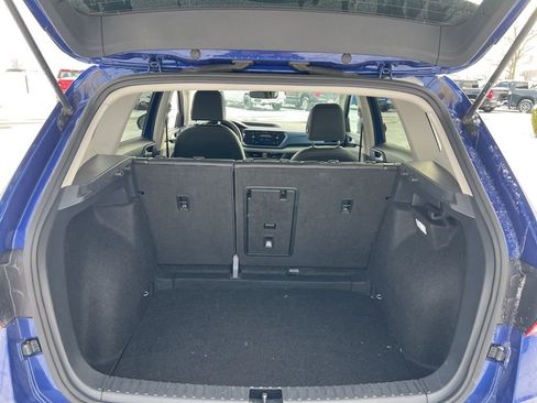 Used 2024 Volkswagen Taos SE image 7