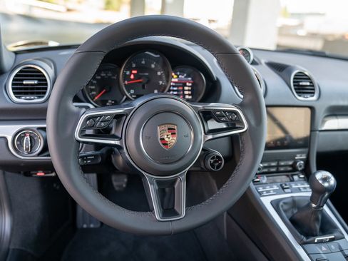 Used 2025 Porsche 718 Cayman image 14