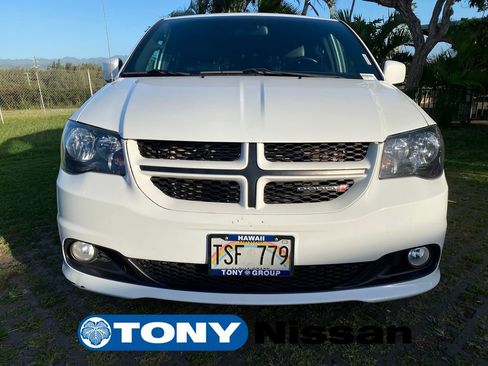 Used 2019 Dodge Grand Caravan GT image 2