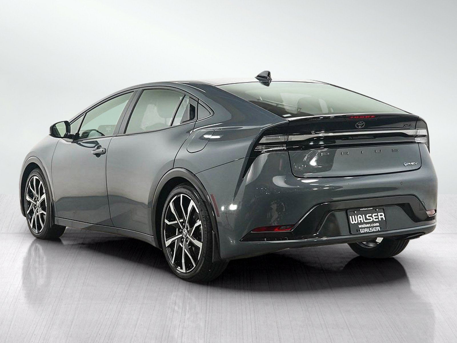 Used 2026 Toyota Prius Plug-In Hybrid FWD image 3
