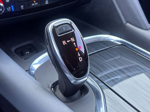 Used 2019 Buick Enclave Premium AWD/4WD image 17