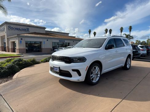 Used 2024 Dodge Durango GT image 1