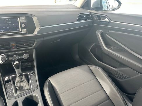 Used 2023 Volkswagen Jetta SE image 10