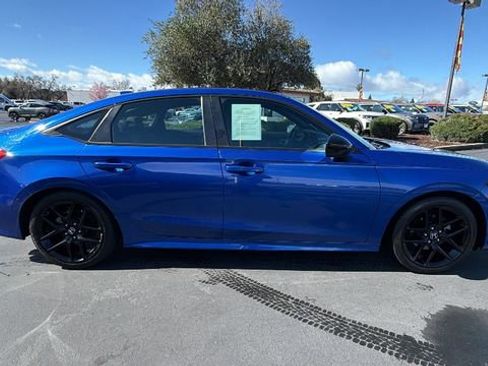 Used 2023 Honda Civic Sport image 3