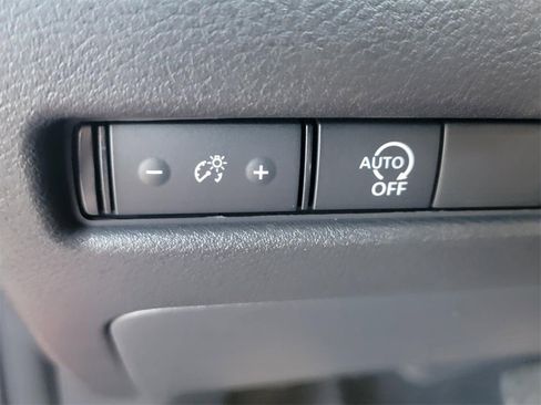 Certified 2025 Nissan Rogue S image 31