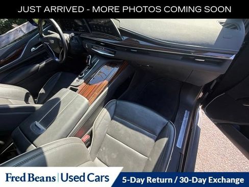 Used 2023 Cadillac Escalade ESV Premium Luxury AWD/4WD image 18