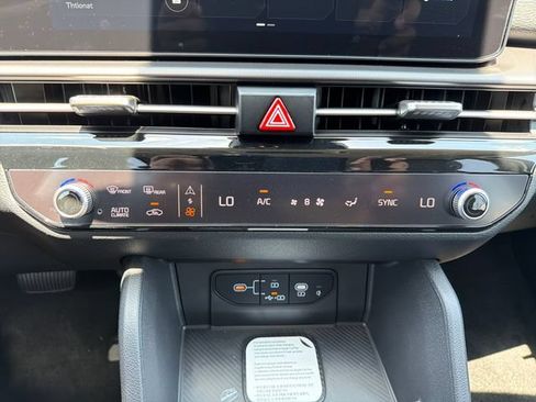 New 2026 Kia Sportage EX w/ EX Panorama Roof Package FWD image 14
