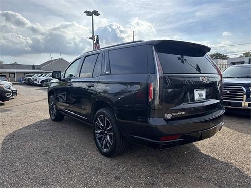 Used 2023 Cadillac Escalade Sport w/ Touring Package image 9