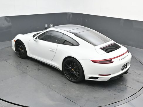 Certified 2018 Porsche 911 Carrera 4 image 24