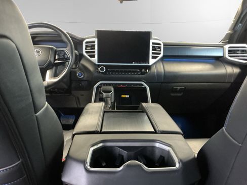 Certified 2024 Toyota Sequoia Platinum AWD/4WD image 10
