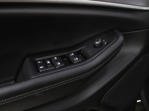 Used 2025 Jeep Grand Cherokee L Limited w/ Black Appearance Package AWD/4WD image 23