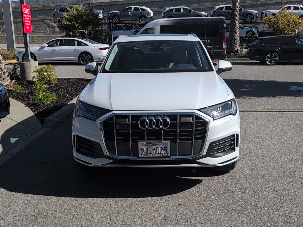 Used 2023 Audi Q7 2.0T Premium Plus AWD/4WD image 3