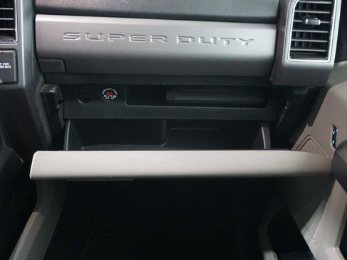 Used 2020 Ford F250 XLT w/ XLT Premium Package image 15